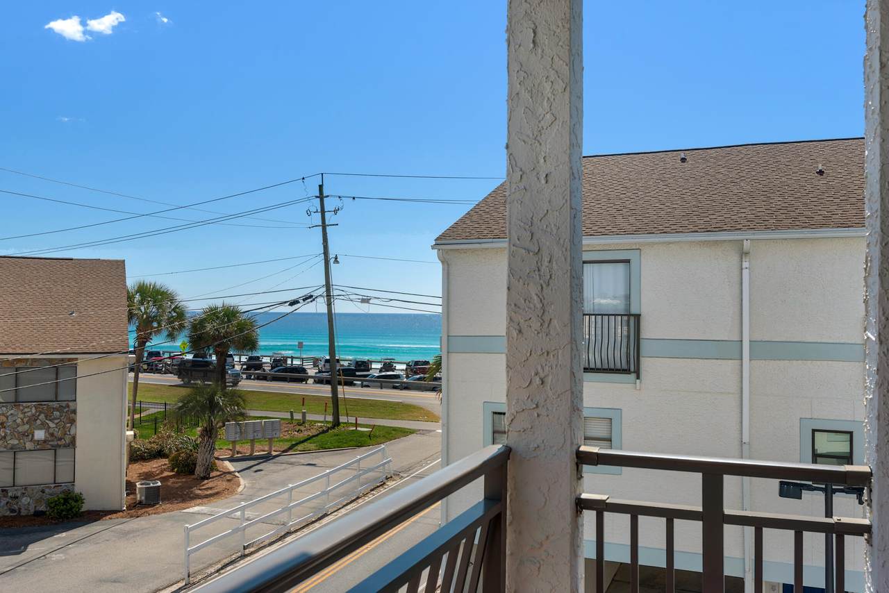 11 Driftwood Road - Photo 1