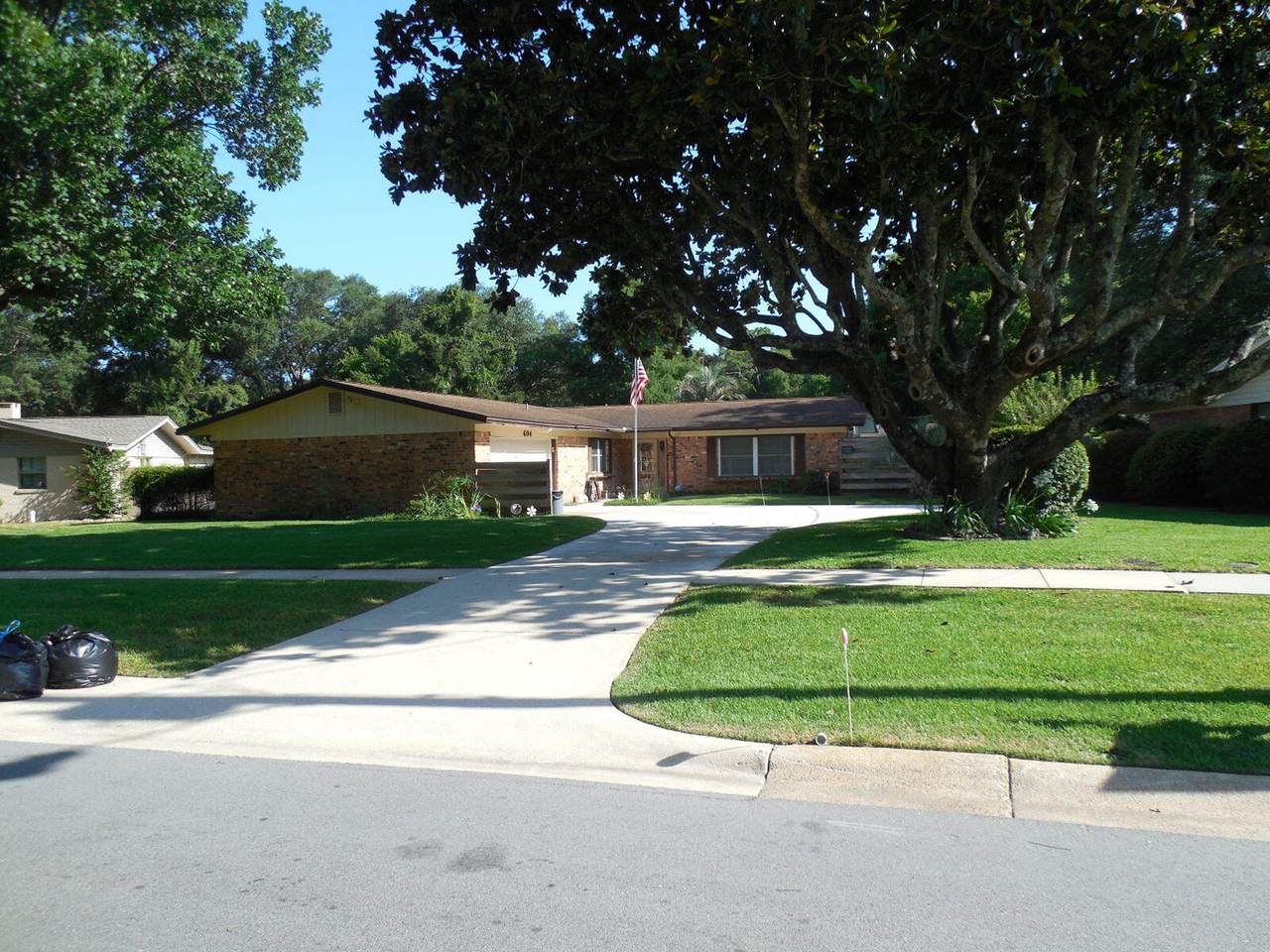 604 Powell Drive - Photo 1
