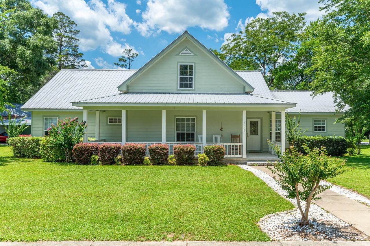 322 Crescent Drive - Photo 1