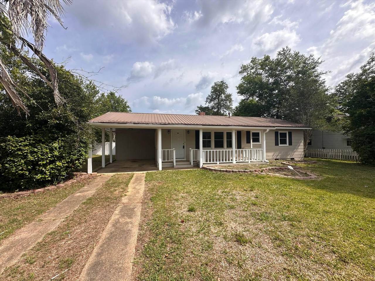 4274 2 Avenue - Photo 1