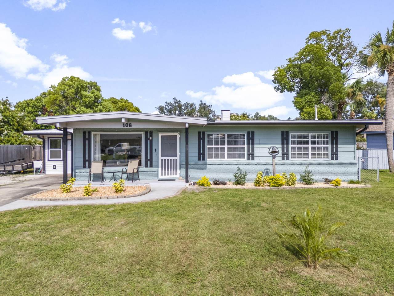 108 Woodlawn Drive - Photo 1
