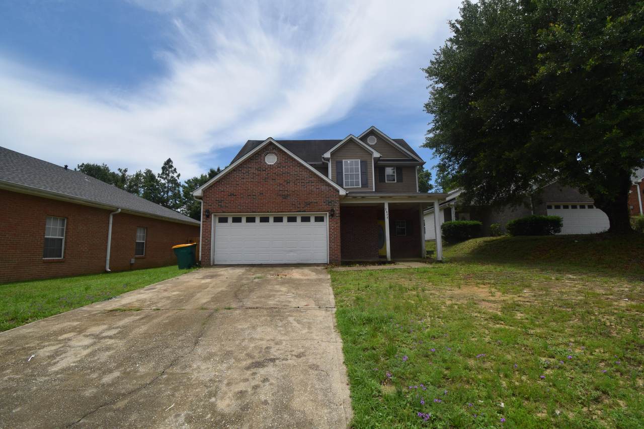 2498 Lakeview Drive - Photo 1