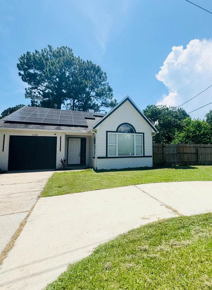 1198 Saddle Creek Drive - Photo 1