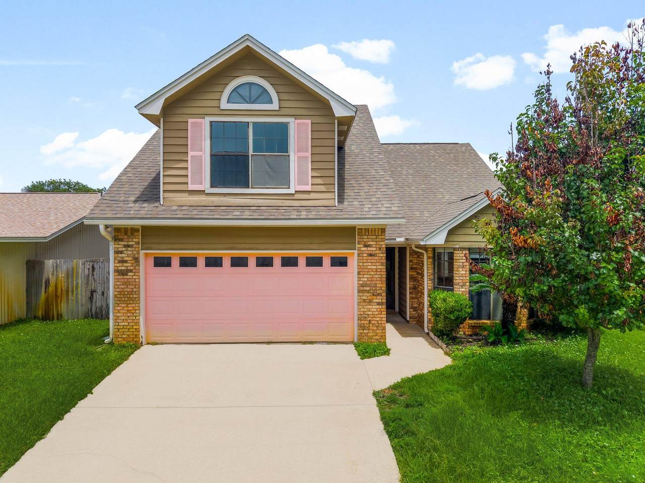 206 Woodland Park Circle - Photo 1