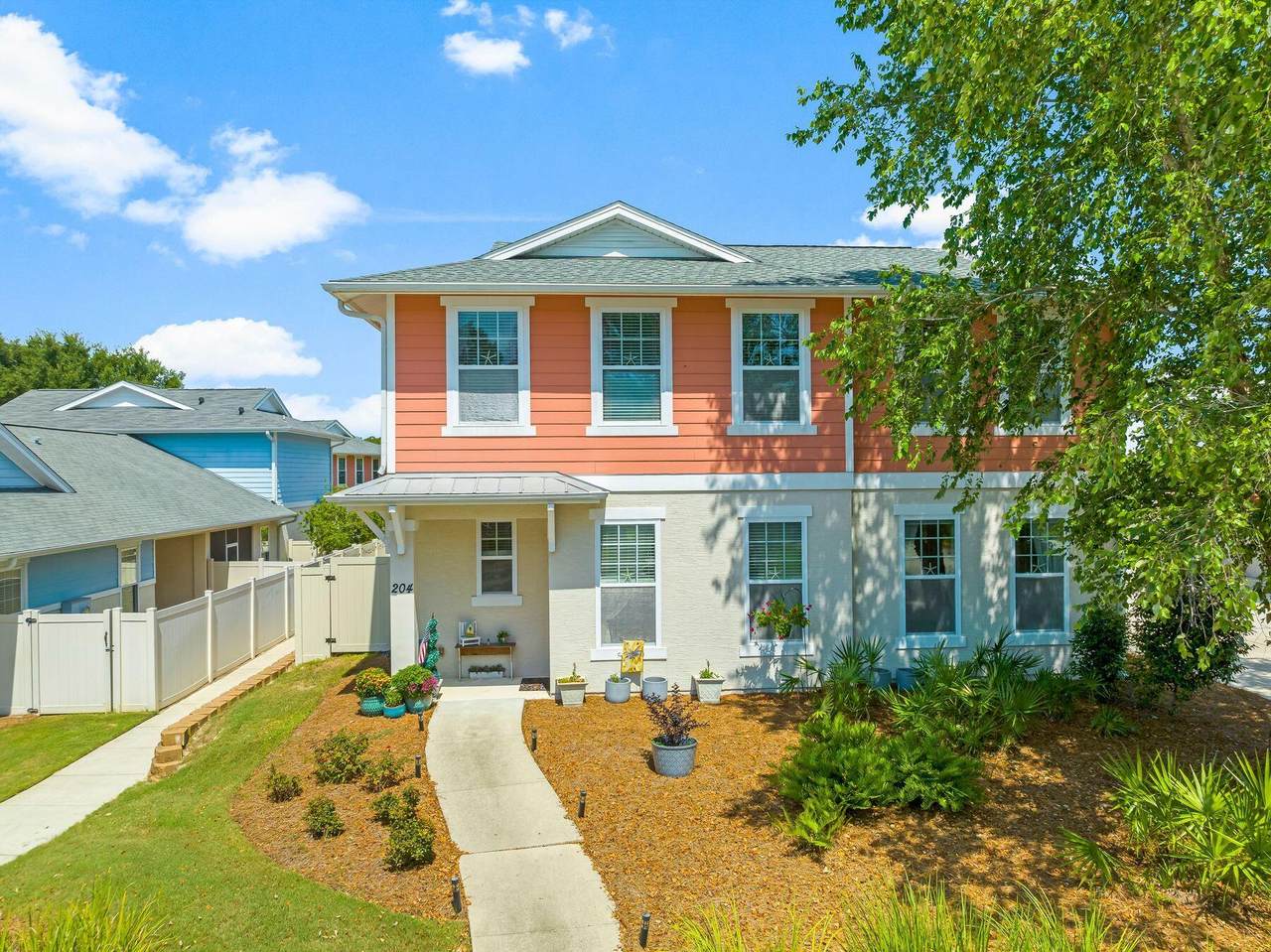 204 Sand Oak Boulevard - Photo 1