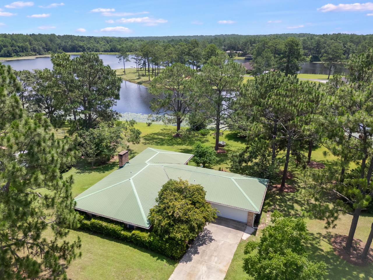 991 Pinewood Drive - Photo 1