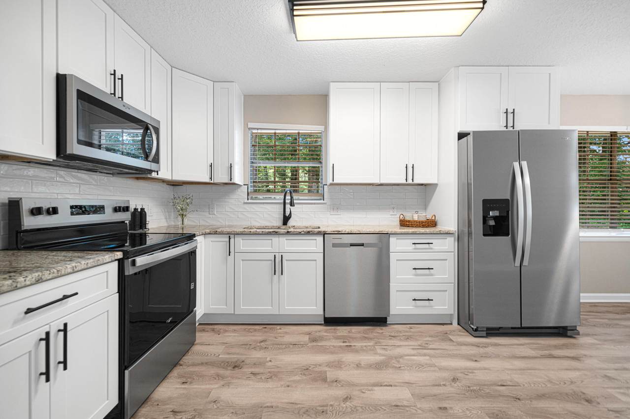 207 Oglesby Avenue - Photo 1