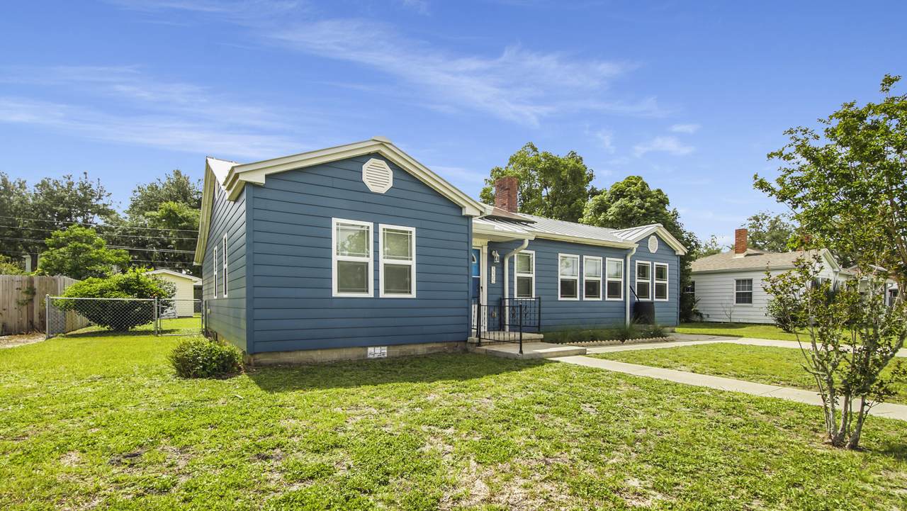 335 Macarthur Avenue - Photo 1