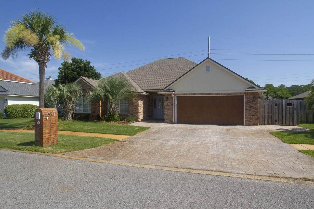 574 Avalon Boulevard - Photo 1