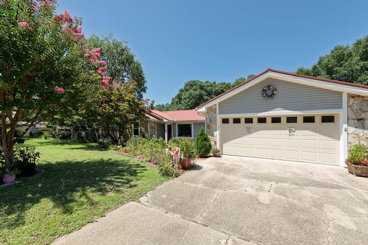 5820 Laurelwood Drive - Photo 1