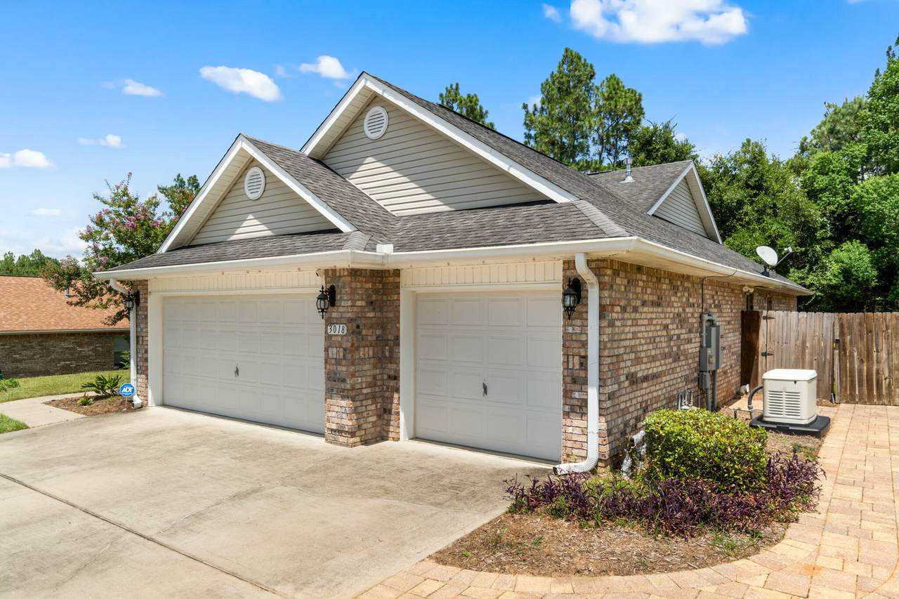 3018 Crown Creek Circle - Photo 1