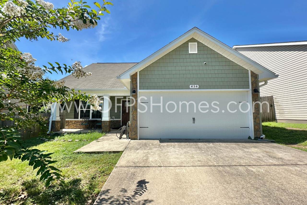 454 Eisenhower Drive - Photo 1