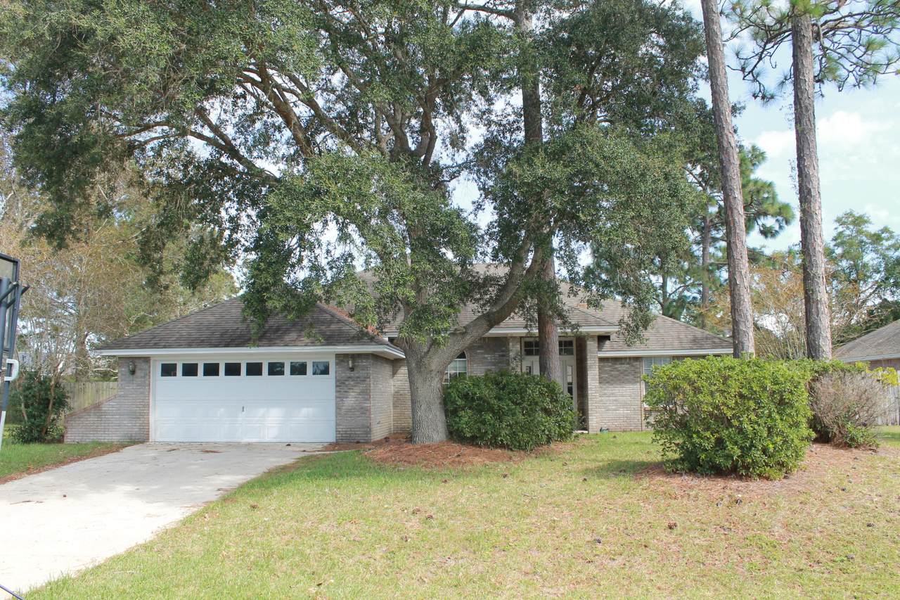63 Norwich Circle - Photo 1
