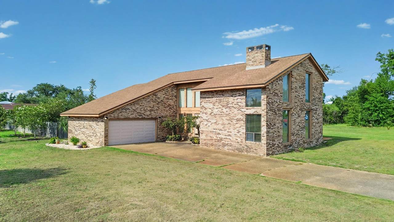 833 Pierson Drive - Photo 1