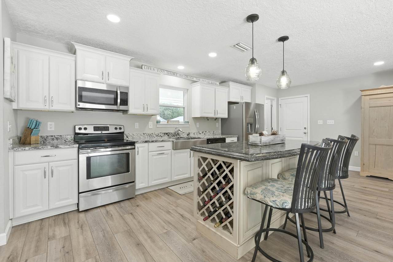 1401 Hickory Street - Photo 1