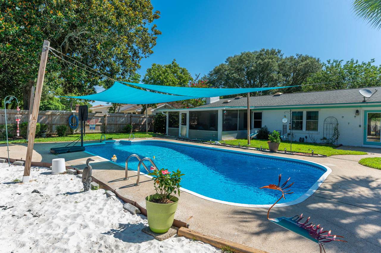10 Lake Lorraine Circle - Photo 1