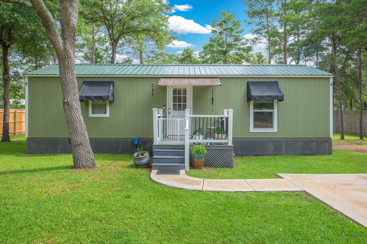 211 Passion Flower Street - Photo 1