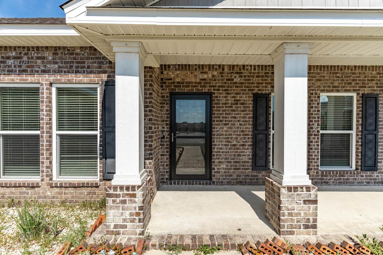 303 Merlin Court - Photo 1