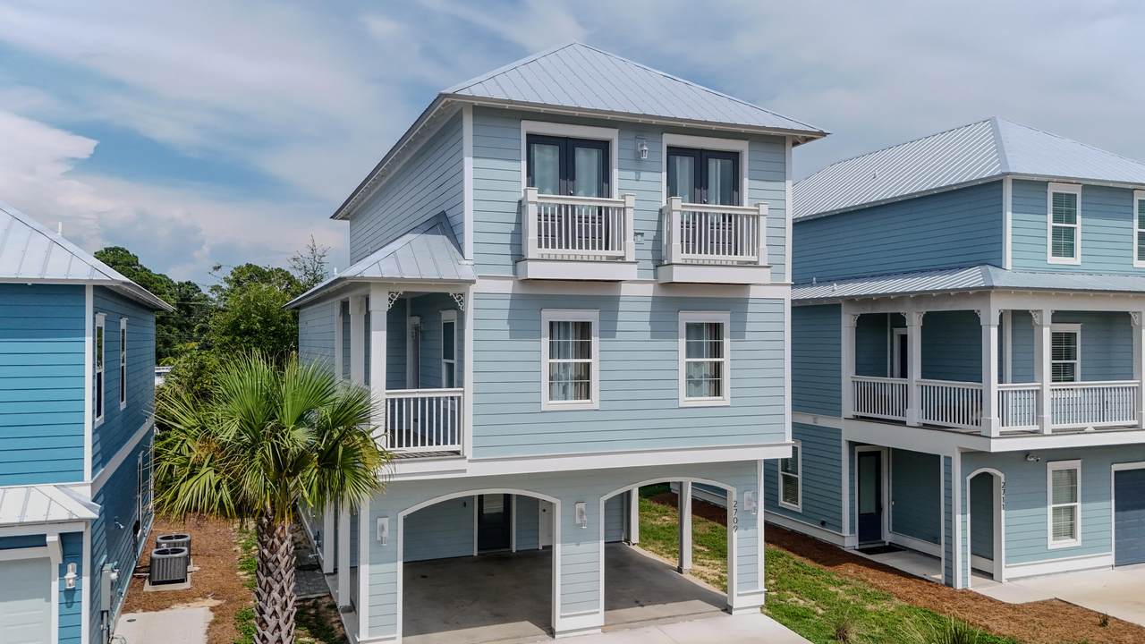 2709 Lagoon Manor Drive - Photo 1