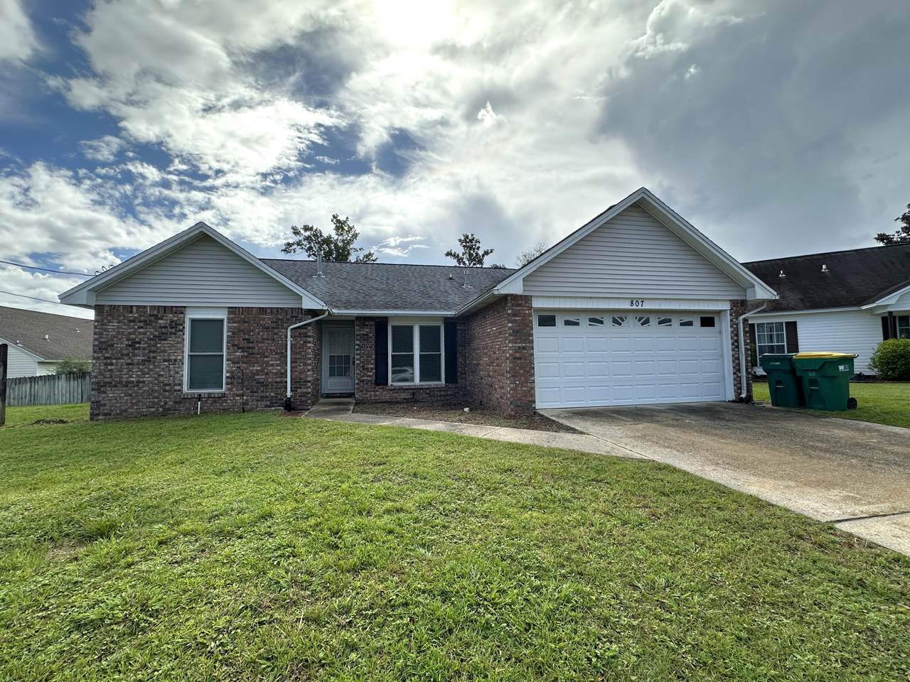807 Sparkleberry Cove - Photo 1