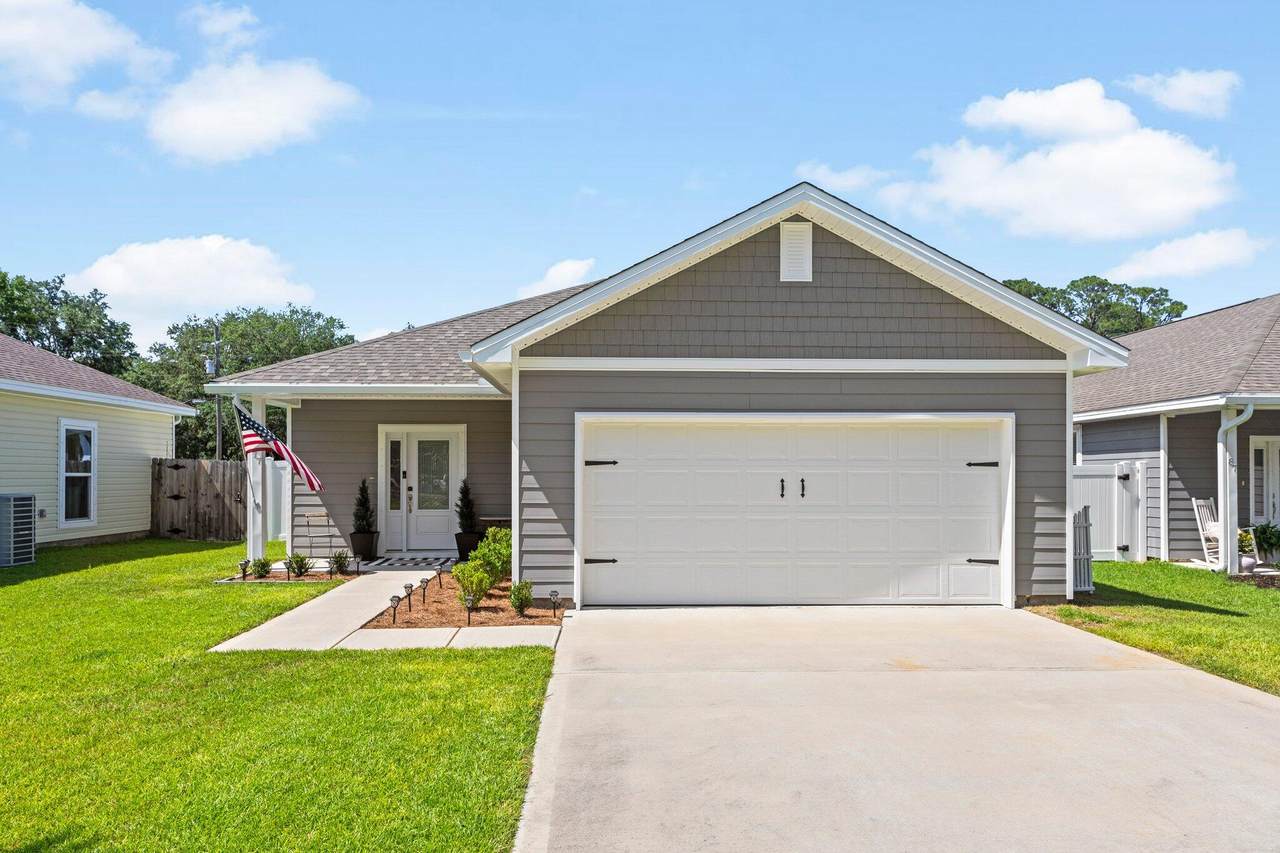 77 Magnolia Street - Photo 1