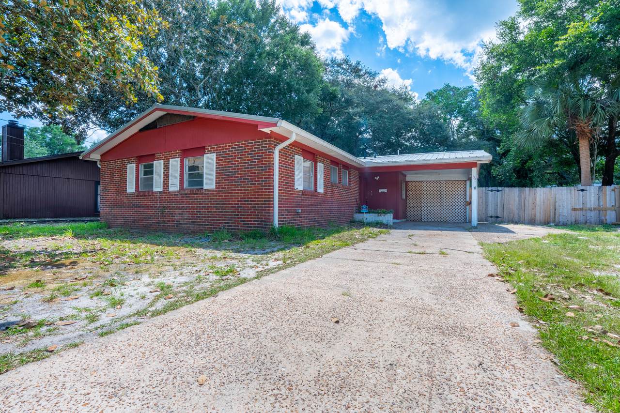 133 Robinwood Drive - Photo 1