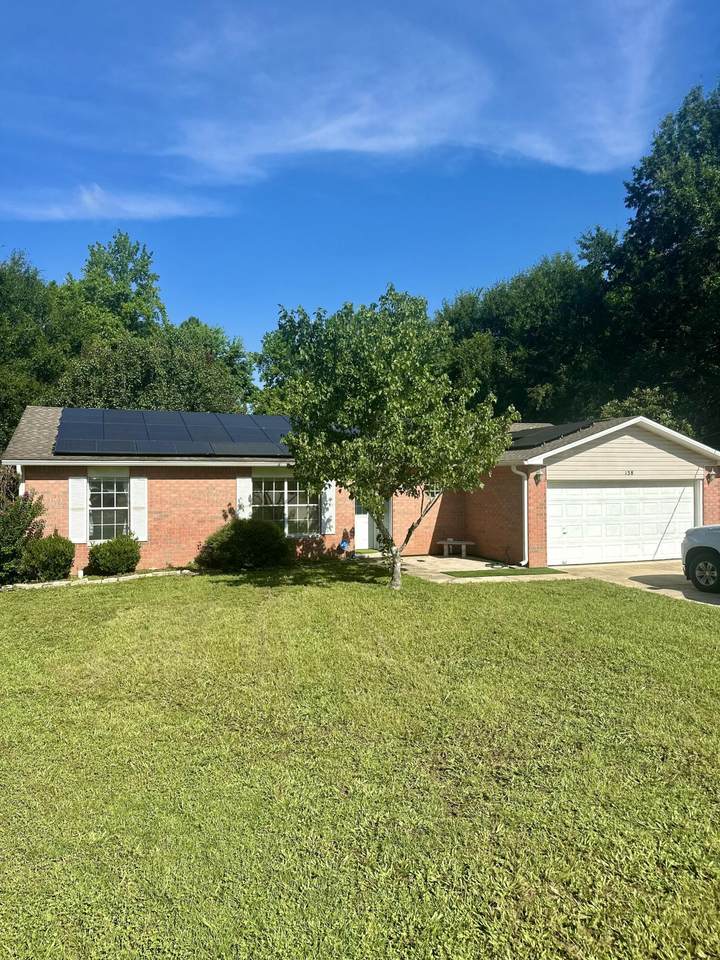 138 Louise Drive - Photo 1