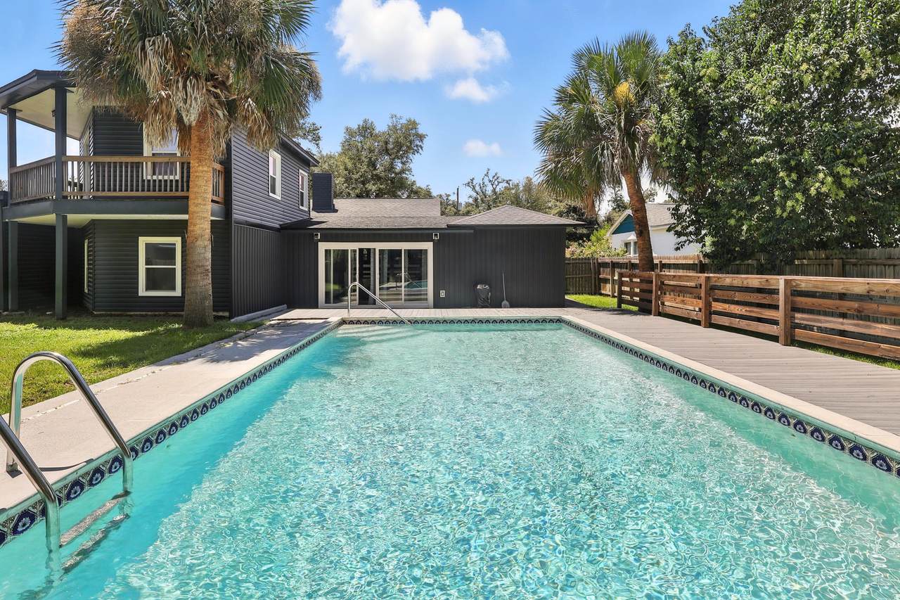 328 Palo Alto Avenue - Photo 1