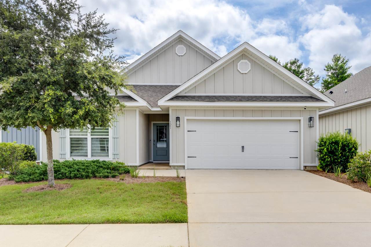 121 Lightning Bug Lane - Photo 1