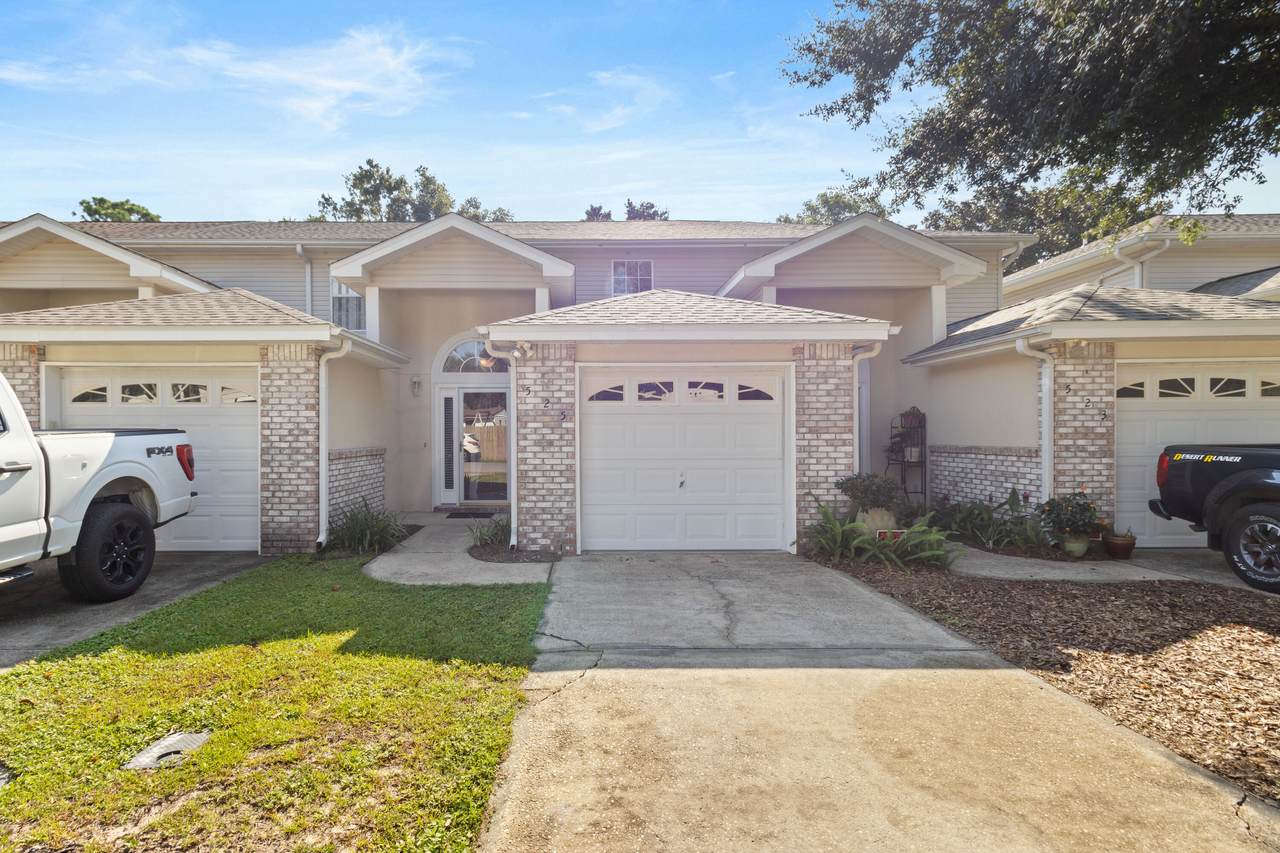 525 Taylor Circle - Photo 1