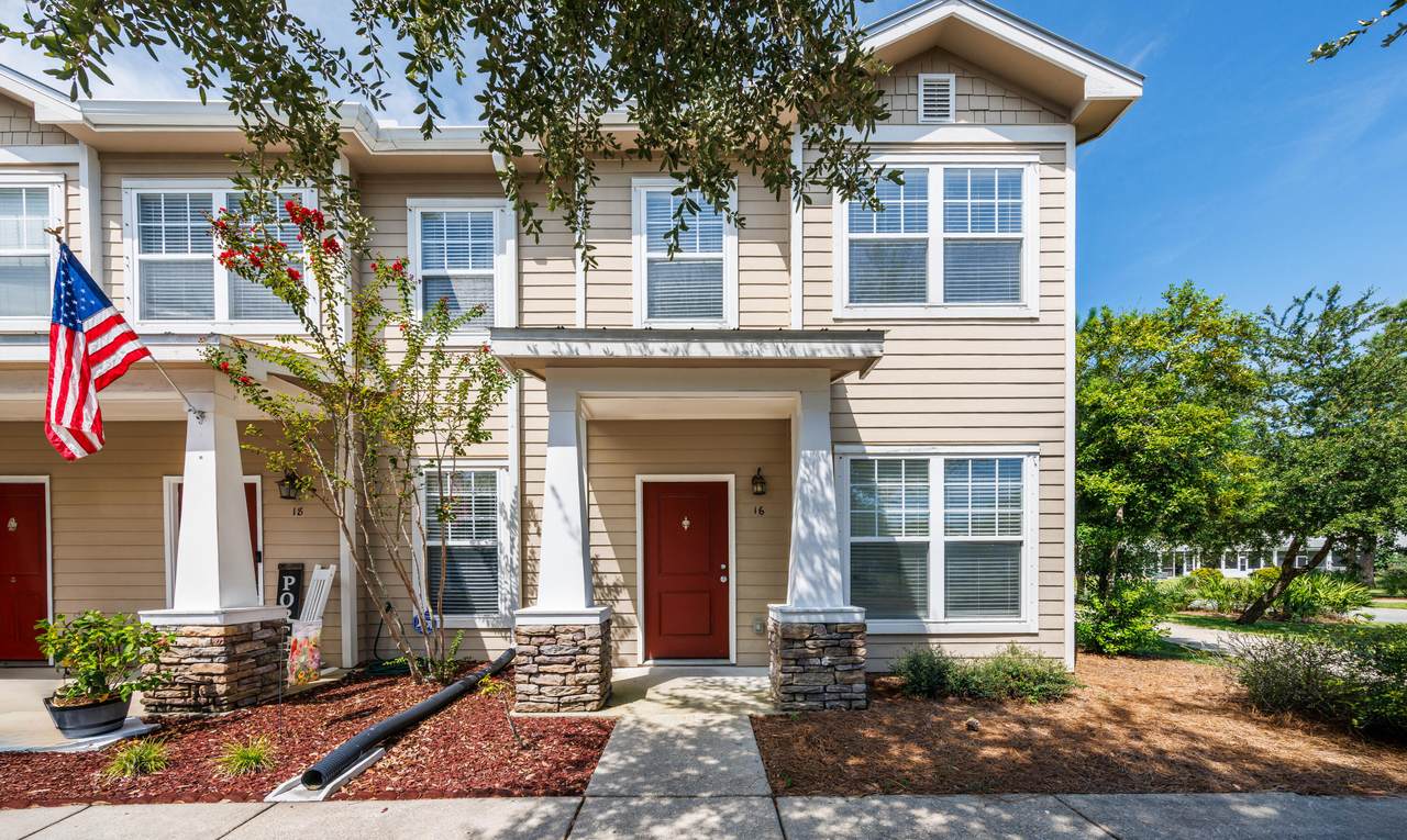 16 Sand Palm Road - Photo 1