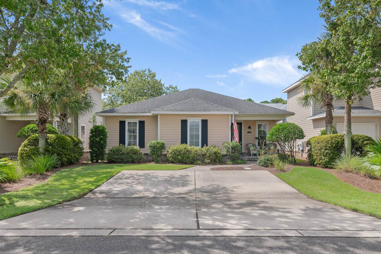 154 Christian Drive - Photo 1