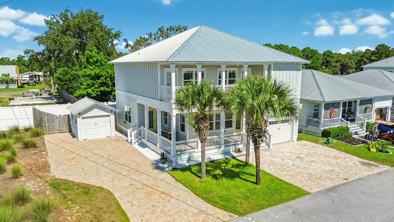 411 Paradise Boulevard - Photo 1