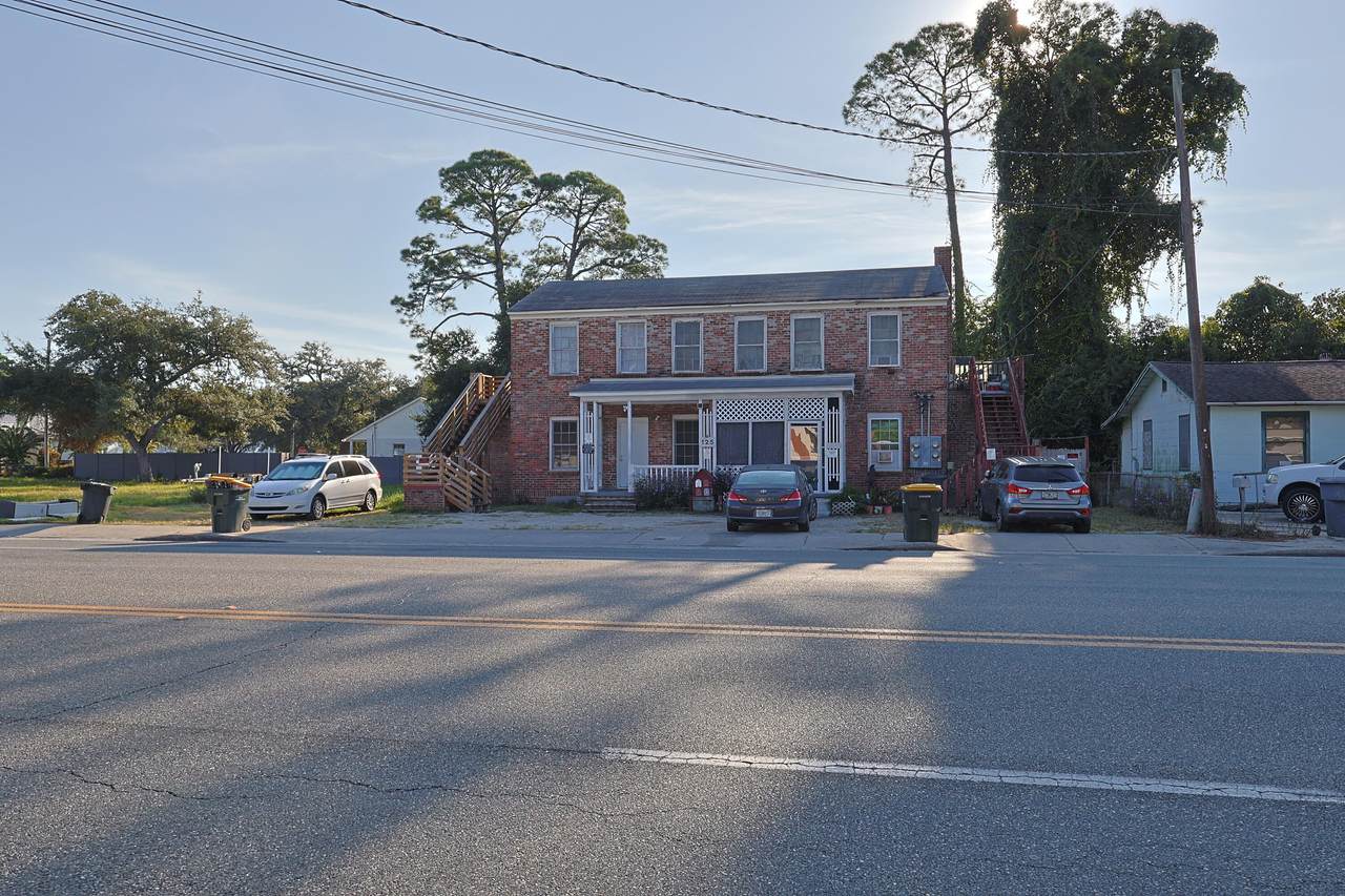 125 Beal Parkway - Photo 1