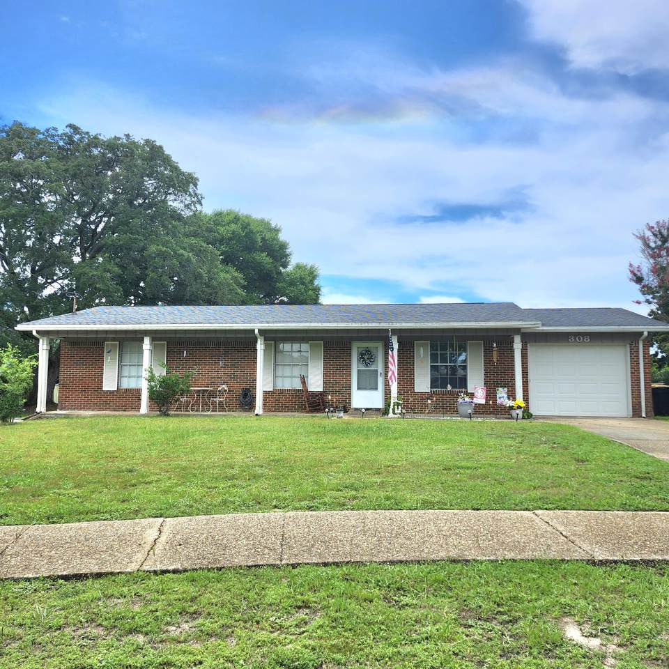 308 Victoria Avenue - Photo 1