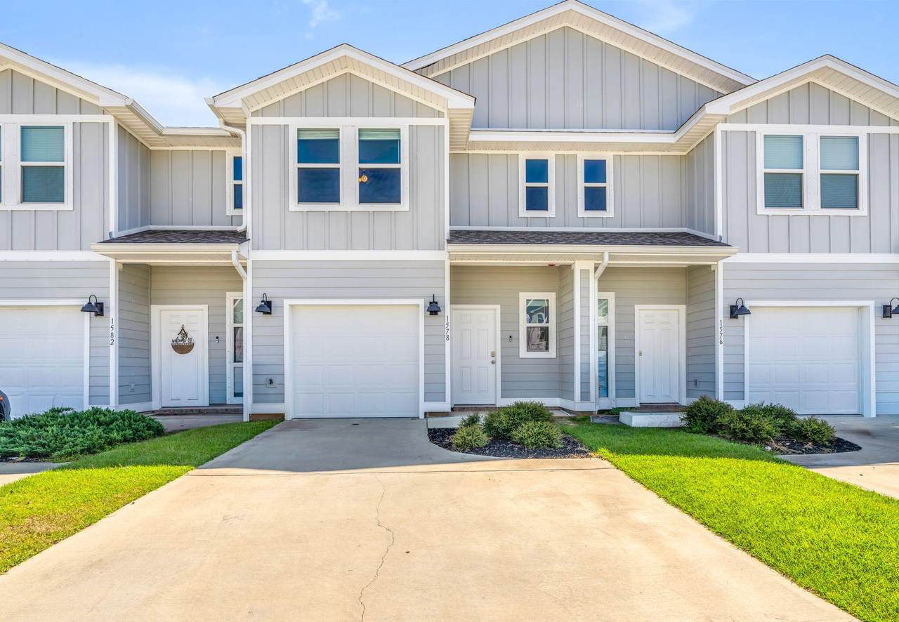 1578 Iroquois Court - Photo 1