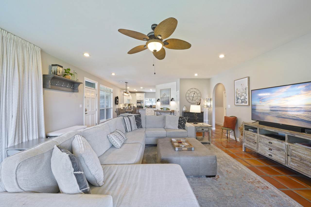 9815 Us Highway 98 W - Photo 1