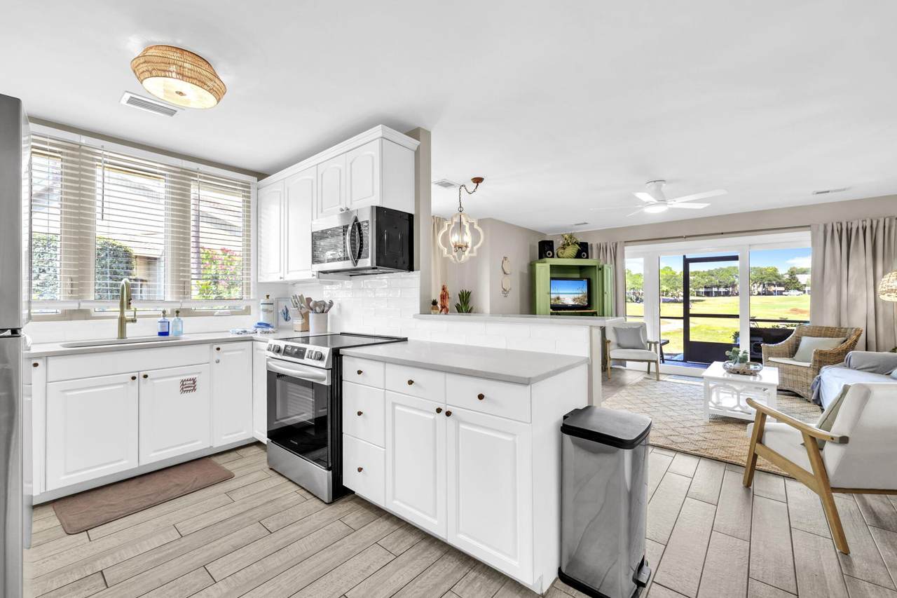 35 Driftwood Bay - Photo 1