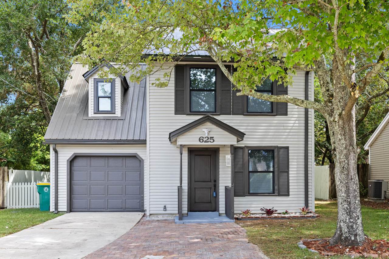 625 Lloyd Street - Photo 1