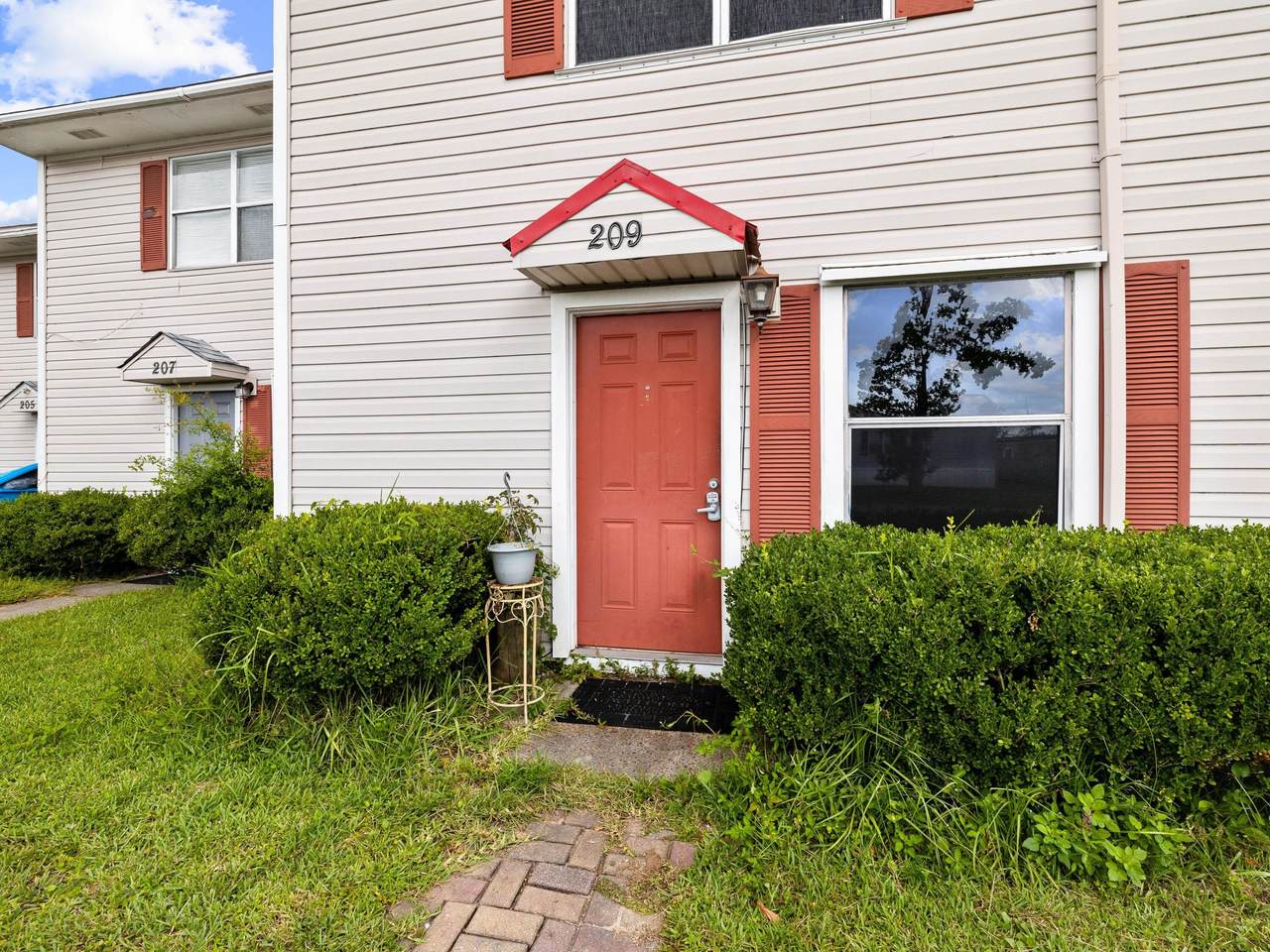 209 Kimbrel Avenue - Photo 1