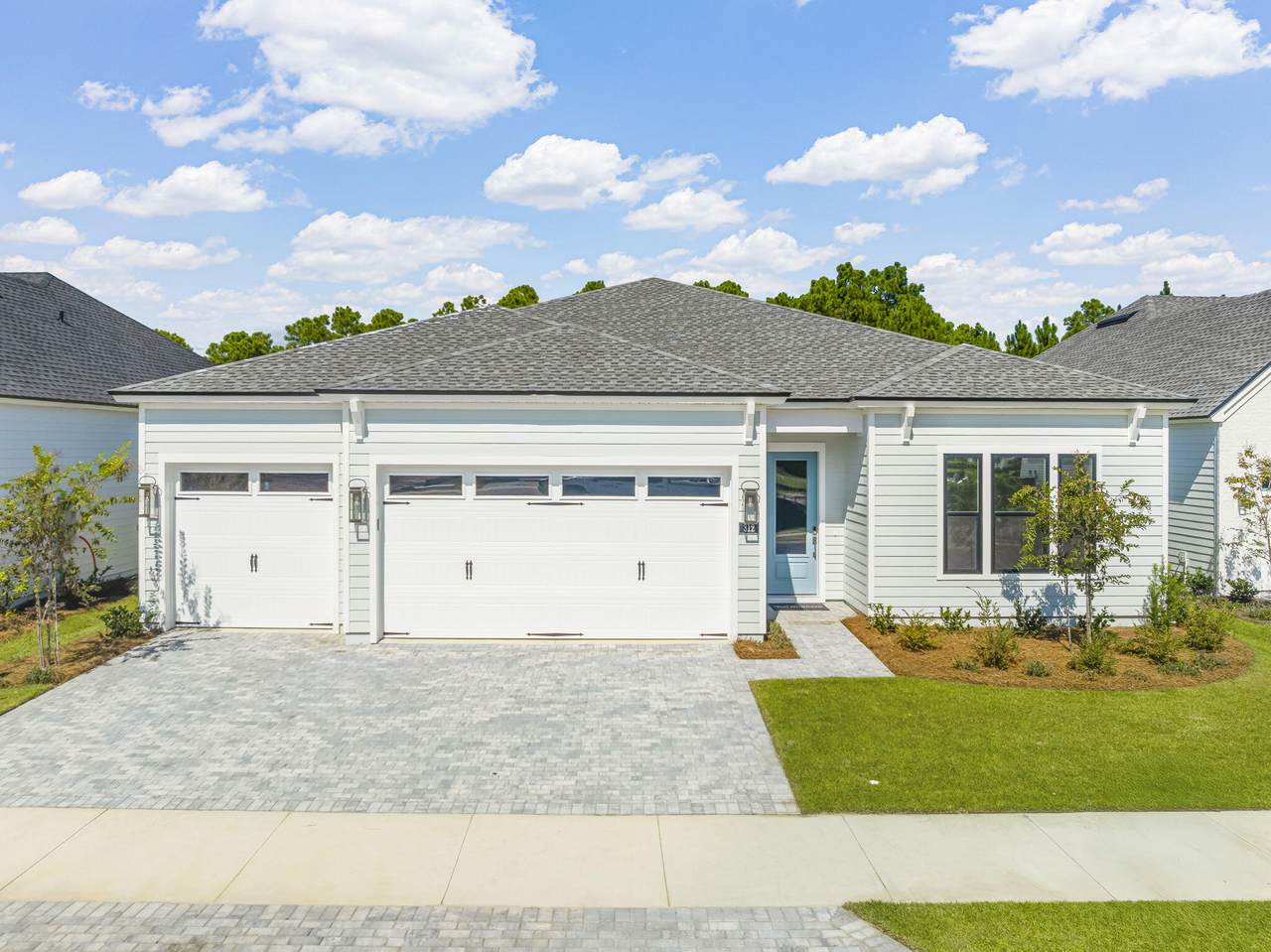 312 Breakwater Blvd - Photo 1