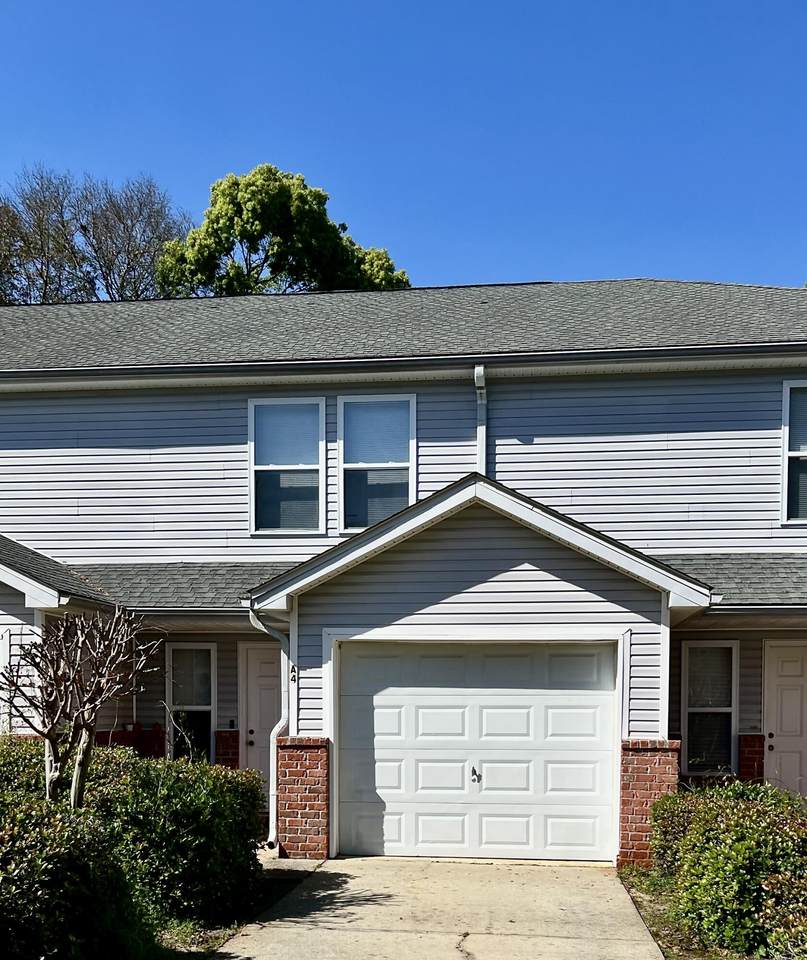 10 Park Circle - Photo 1