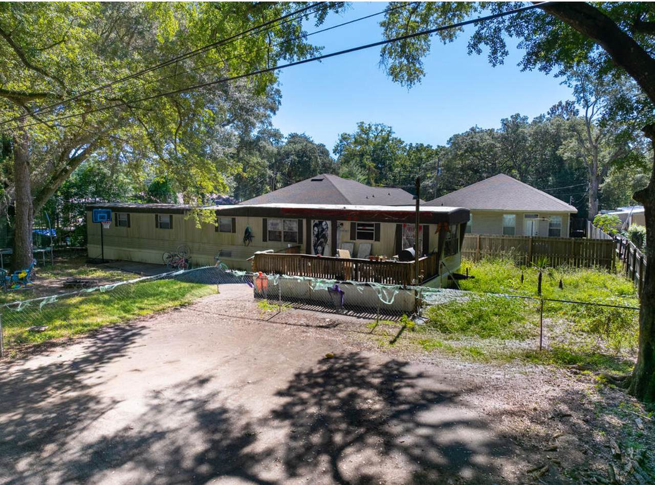 765 Pinecrest Lane - Photo 1