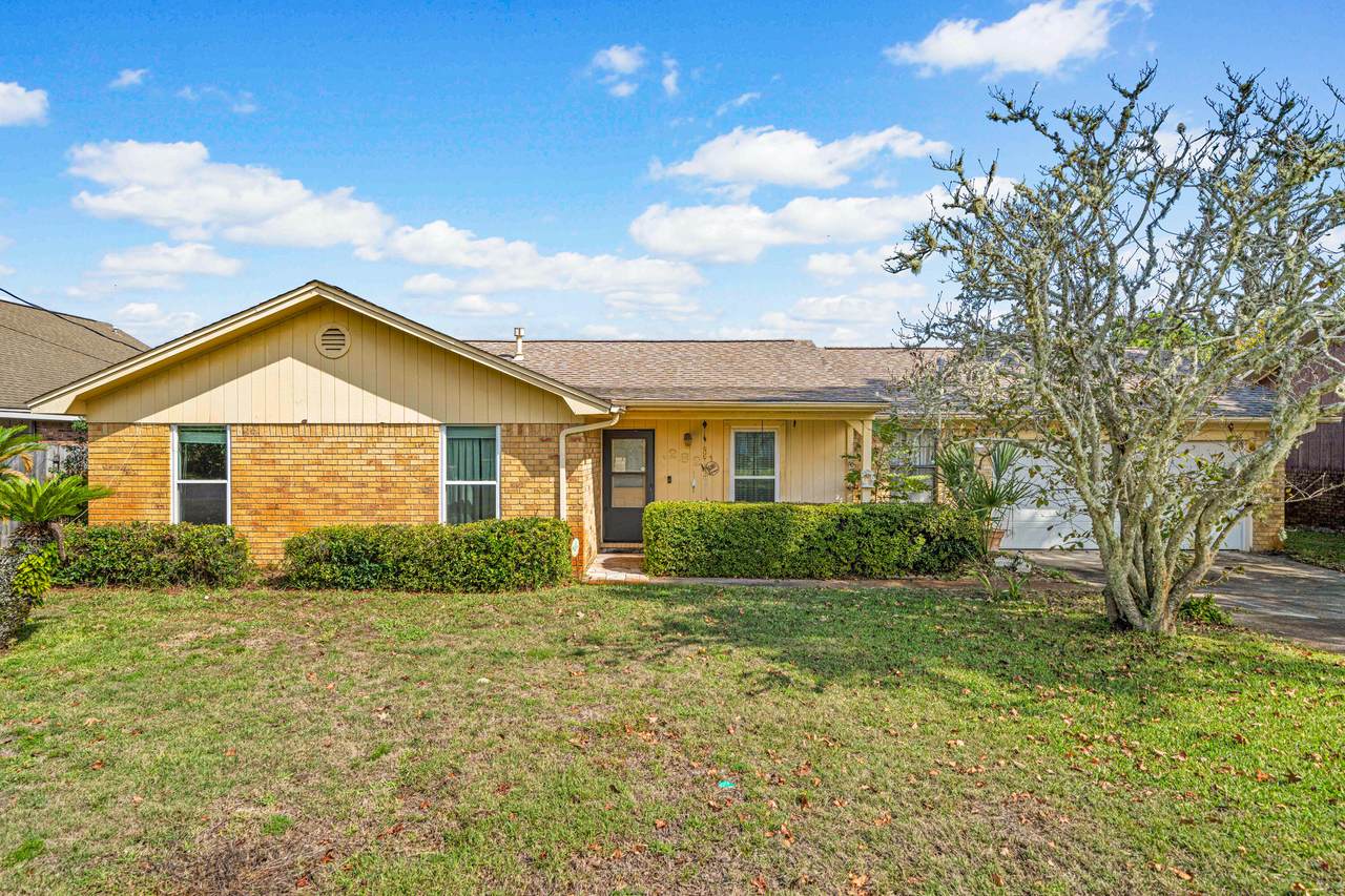 232 Lakeside Lane - Photo 1