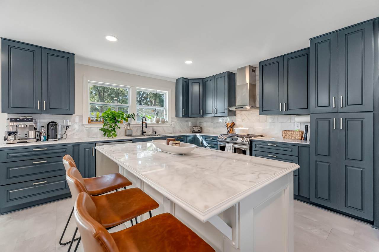 642 Russell Boulevard - Photo 1