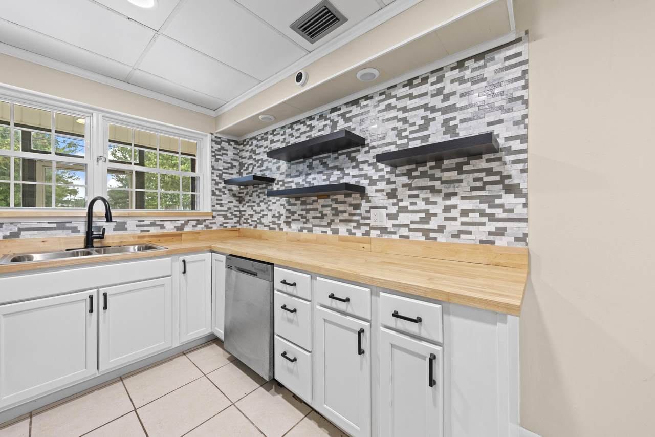 123 Robinwood Drive - Photo 1