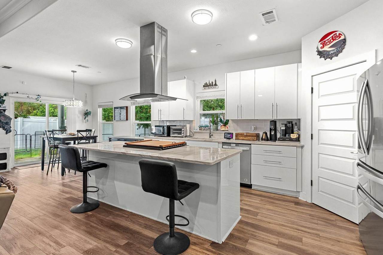 736 Commanche Street - Photo 1