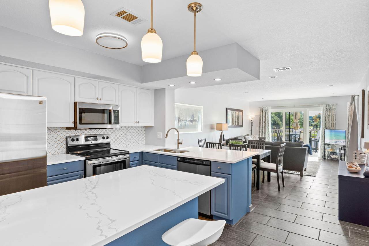 918 Harbour Pointe Lane - Photo 1