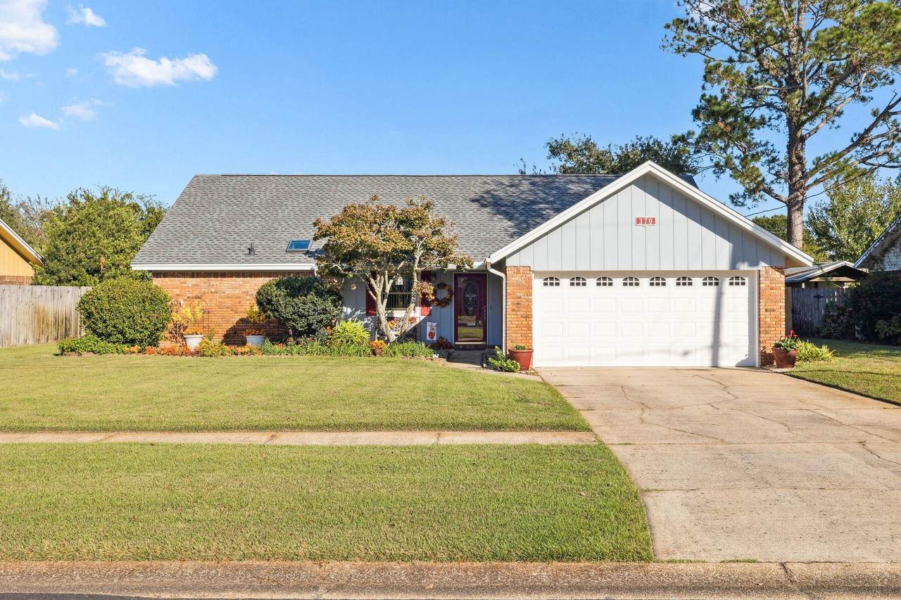 370 Dawn Lane - Photo 1