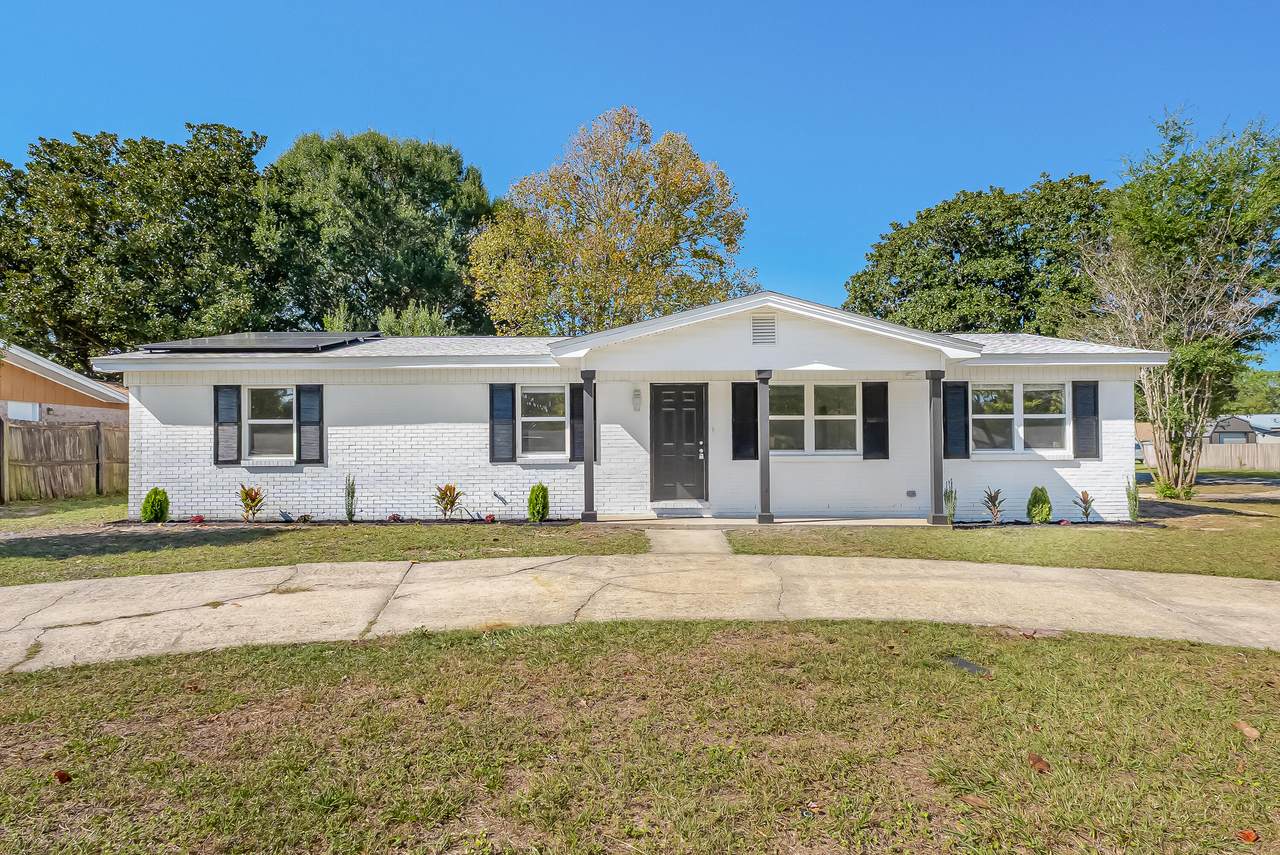 15 Oak Lane - Photo 1